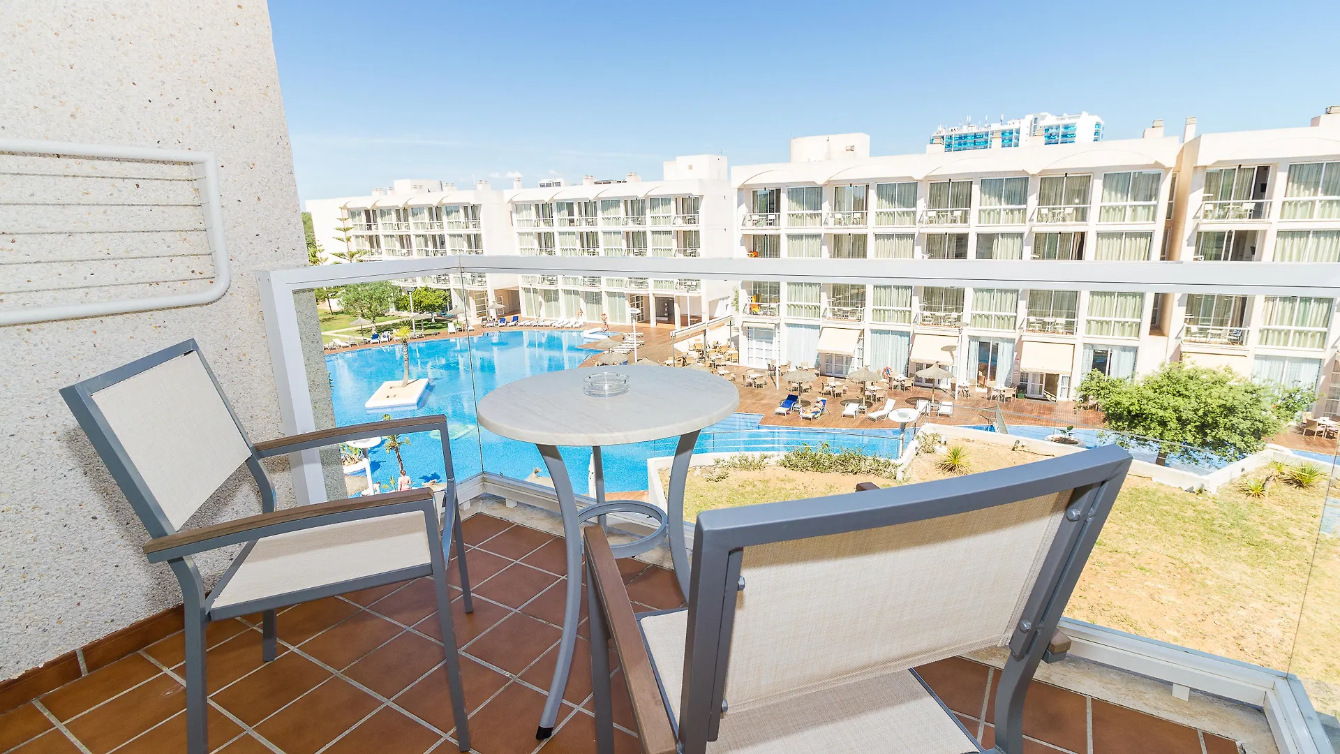 Zafiro Alzinar Mar Adults Only - Refurbished 2025 Apartment Can Picafort  Spain
