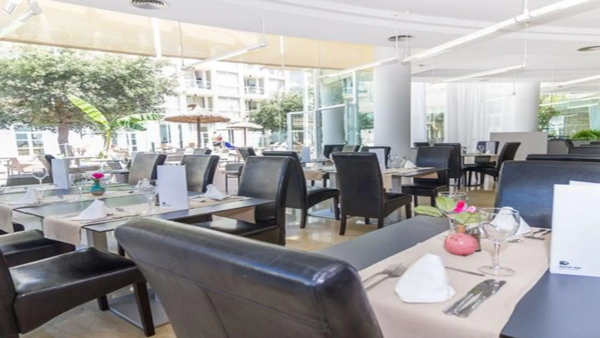 Zafiro Alzinar Mar Adults Only - Refurbished 2025 Apartment Can Picafort  Spain