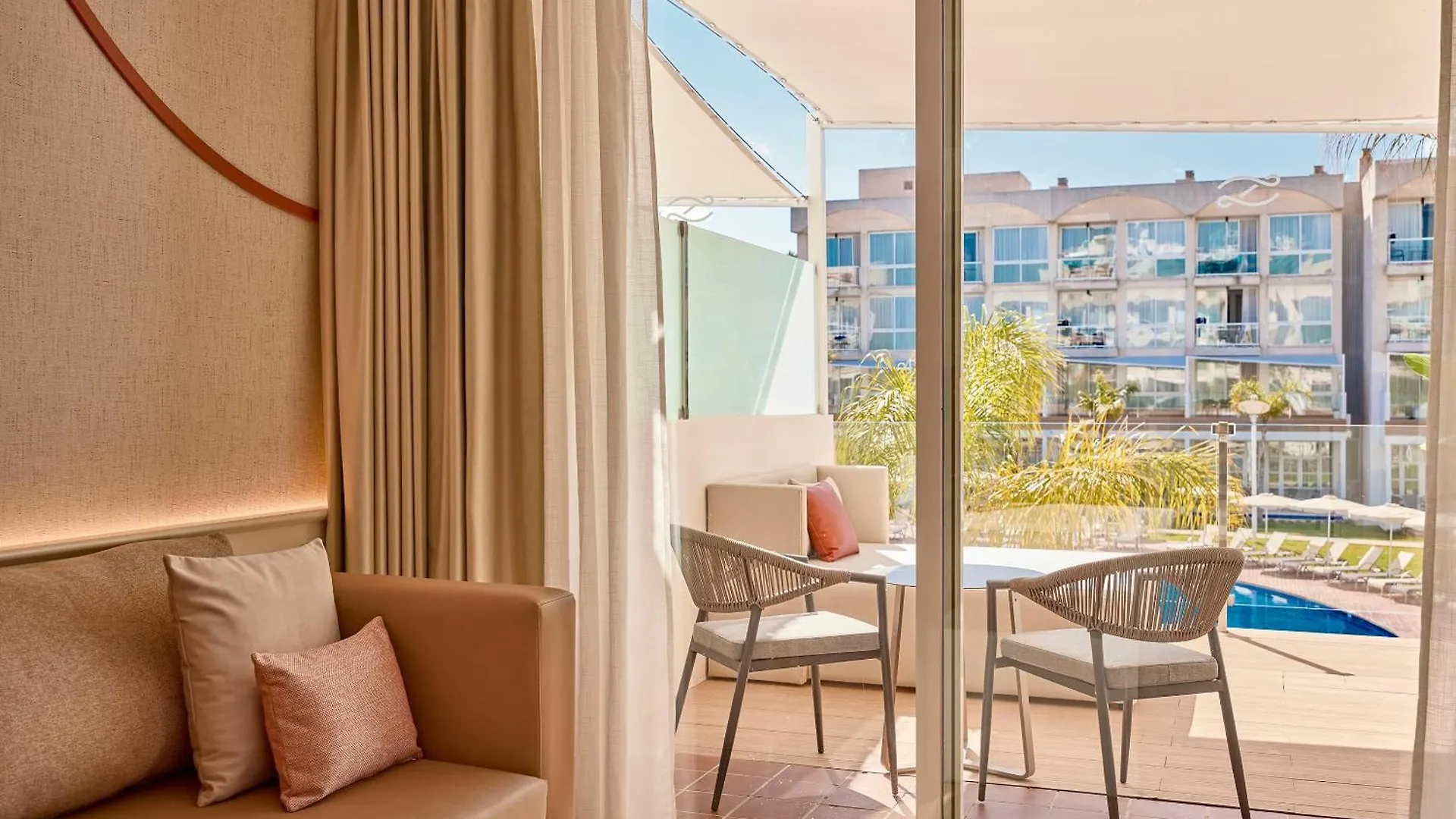 Zafiro Alzinar Mar Adults Only - Refurbished 2025 Apartment Can Picafort  Spain