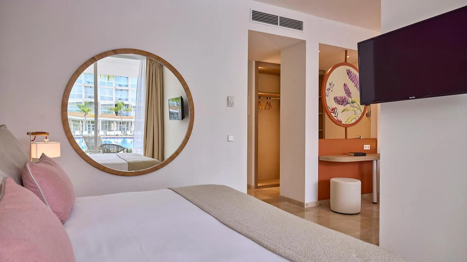 Zafiro Alzinar Mar Adults Only - Refurbished 2025 Apartment Can Picafort  Spain