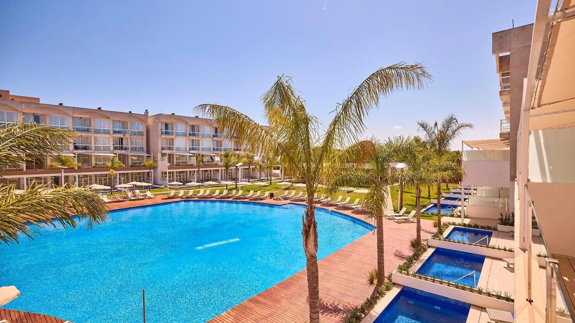 Zafiro Alzinar Mar Adults Only - Refurbished 2025 Apartment Can Picafort  0*, Can Picafort (Mallorca) Spain