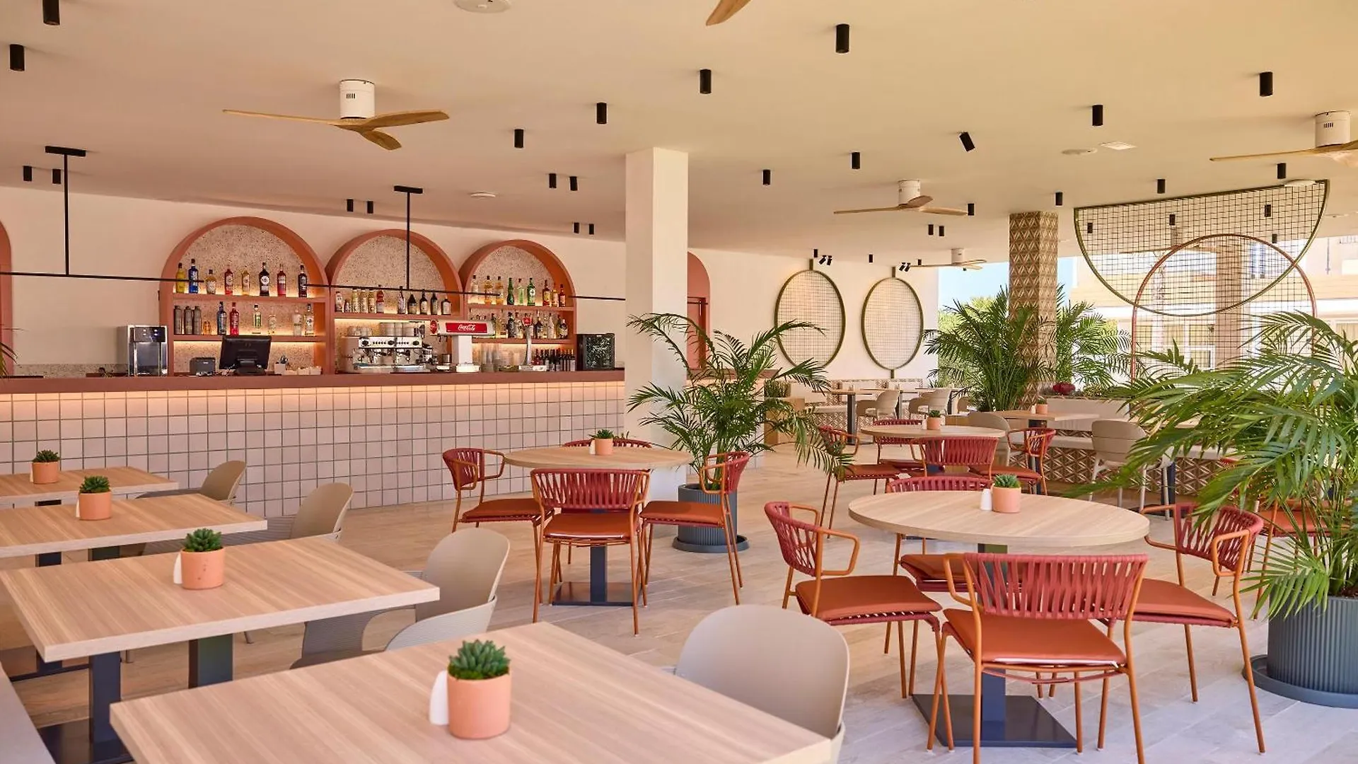 Zafiro Alzinar Mar Adults Only - Refurbished 2025 Apartment Can Picafort  0*, Can Picafort (Mallorca)